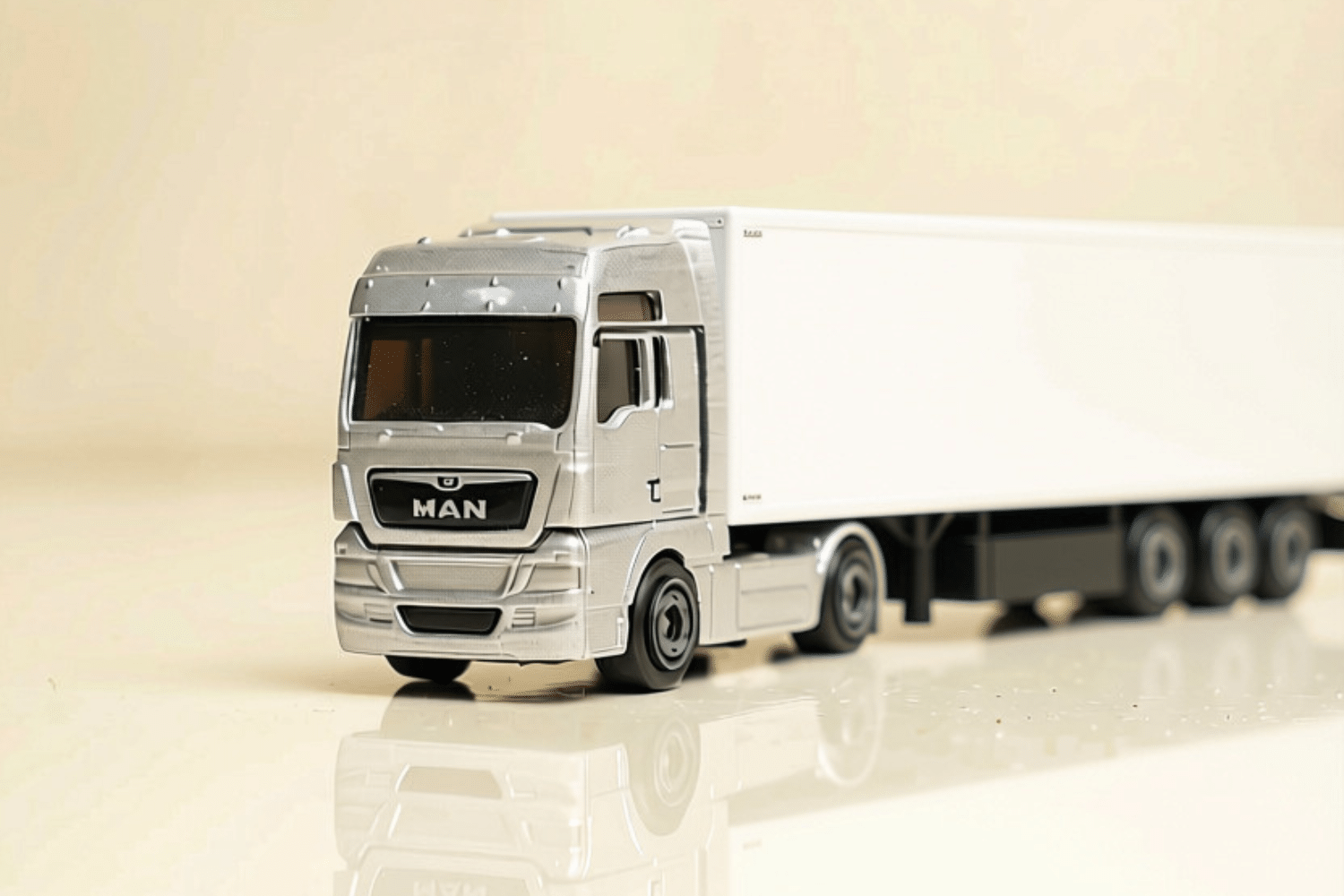 MYF Fleet Consultancy Services - image of a toy haulage vehicle